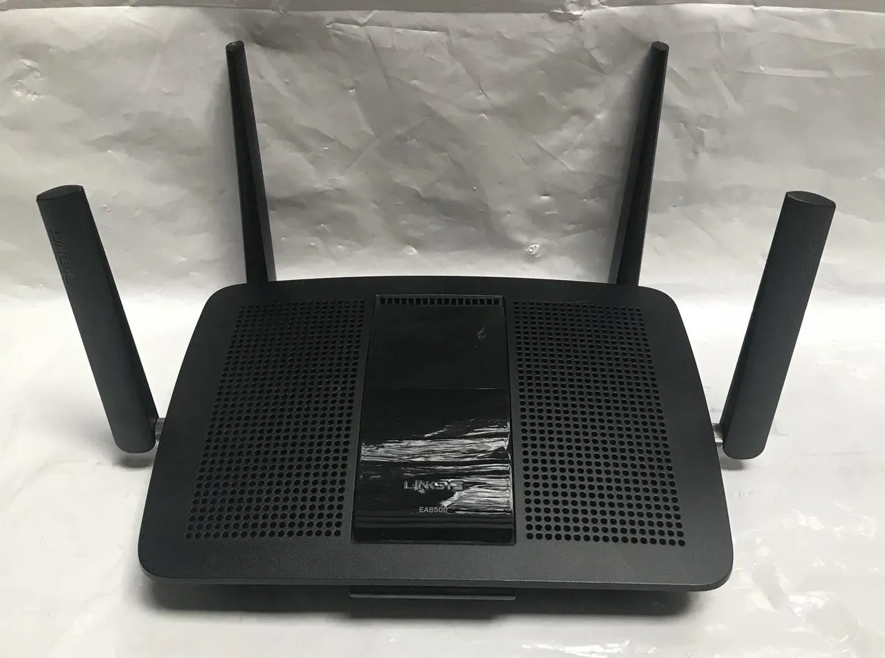 Best Price on Linksys EA8500 Max-Stream AC2600 MU-MIMO Smart Wifi Gaming Gigabit Router In Pakistan - mbatraders (1)